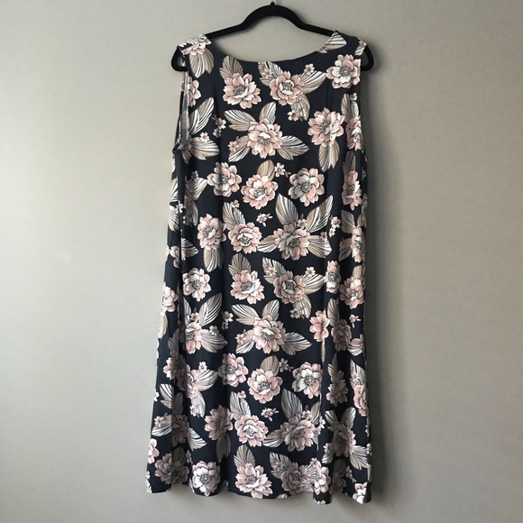 NWT Loft Plus Gray & Pink Soft Jersery Floral V Neck Swing Dress Women's Size 14 - Picture 6 of 8